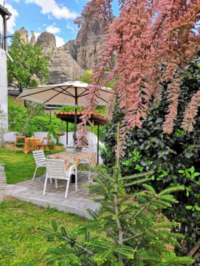 Sotiris Idyllic Garden House